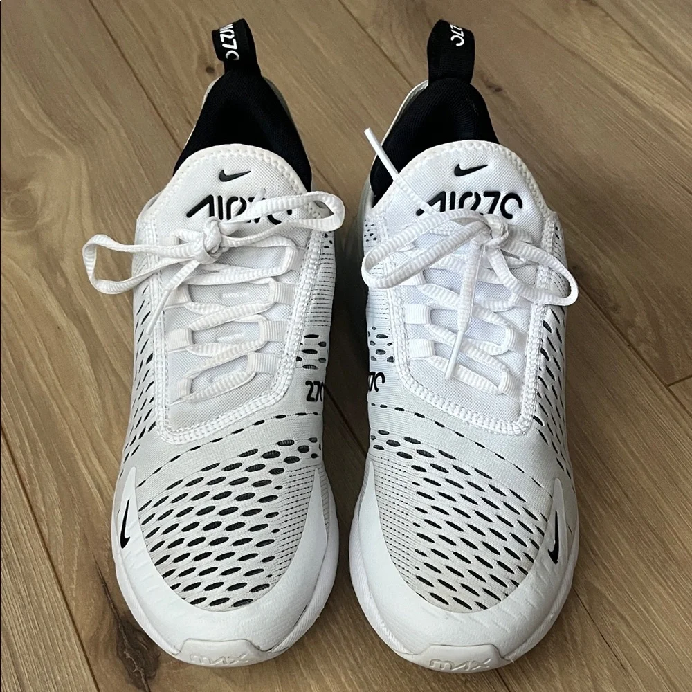 Nike White & Black Air Max 270 Running Shoes - Picture 12 of 13